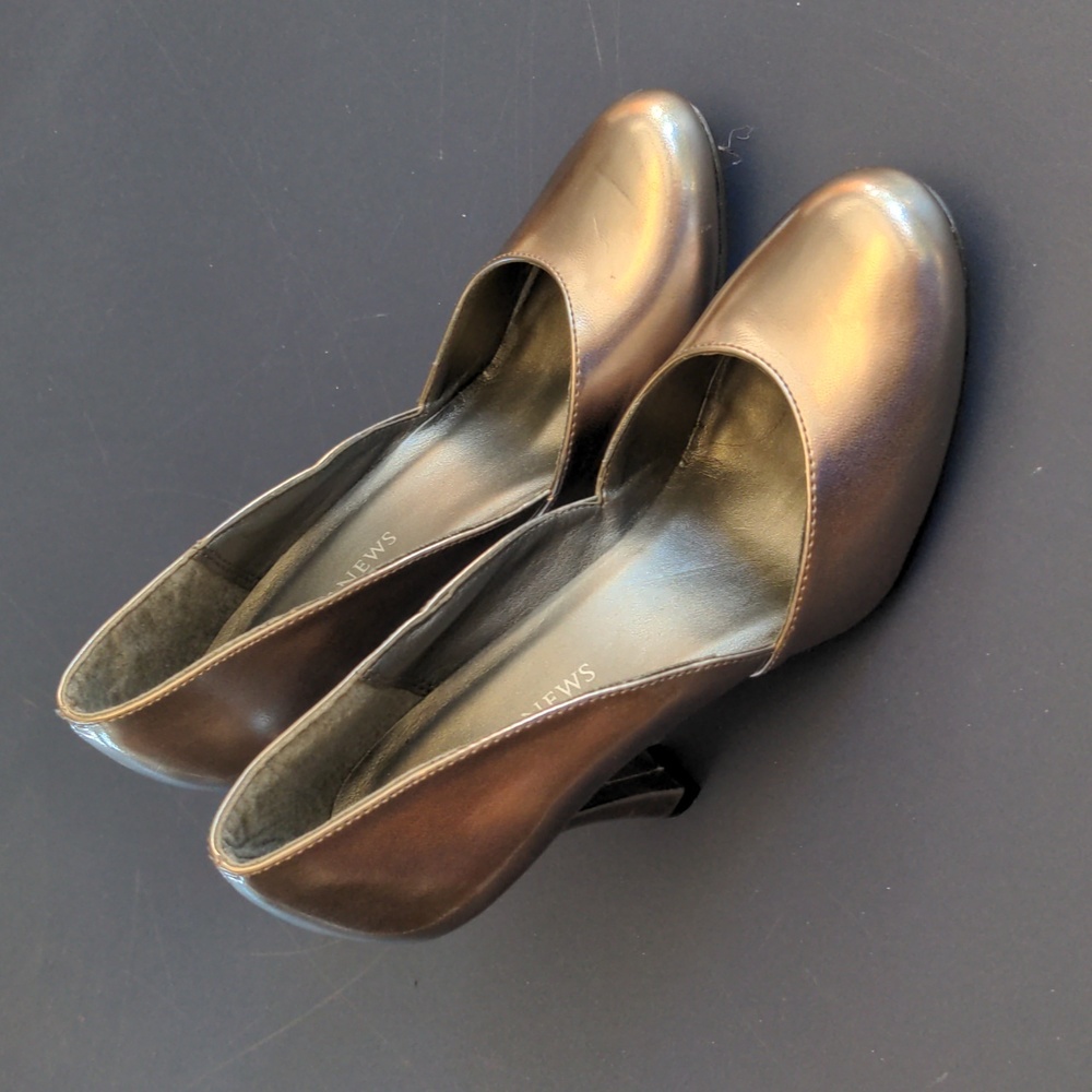 NEWPORT NEWS Silver Heels Pumps Shoes - 7M